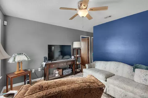 Living - 2512 Sunset Dr, Crestview, FL 32536 photo 2 of 2