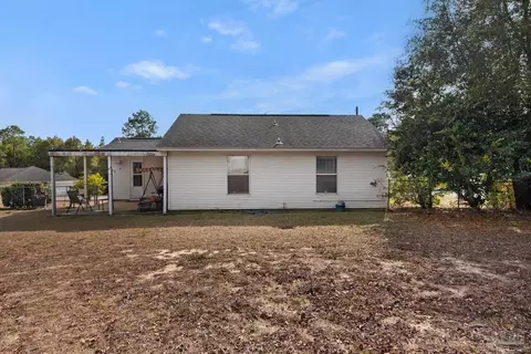 Exterior - 2512 Sunset Dr, Crestview, FL 32536 photo 7 of 11