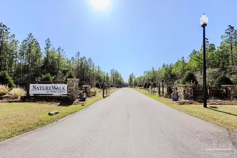 27 Ashbridge Ln, Pace, FL 32571