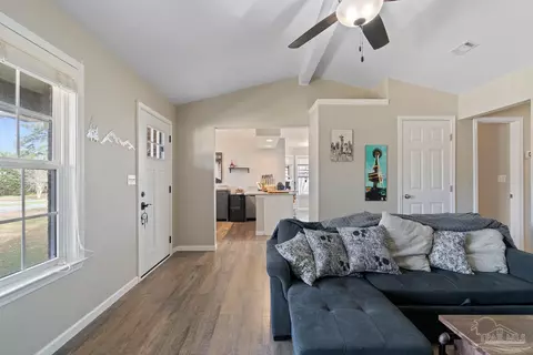 Entry Way - 133 Twin Oak Dr, Crestview, FL 32536 photo 6 of 7