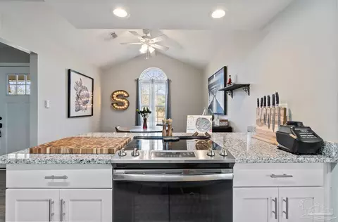Kitchen - 133 Twin Oak Dr, Crestview, FL 32536 photo 6 of 7