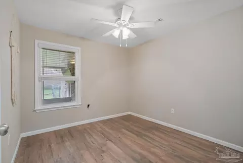 Bedroom - 133 Twin Oak Dr, Crestview, FL 32536 photo 1 of 4