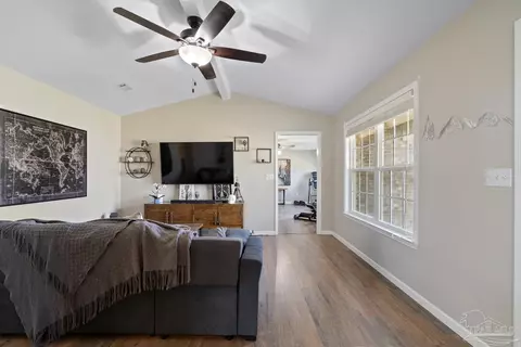 Entry Way - 133 Twin Oak Dr, Crestview, FL 32536 photo 3 of 7