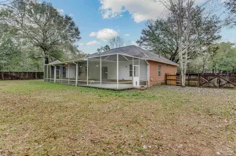 Exterior - 5713 Lofty Pines Dr, Milton, FL 32570 photo 7 of 13