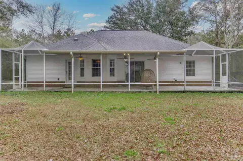 Exterior - 5713 Lofty Pines Dr, Milton, FL 32570 photo 5 of 13