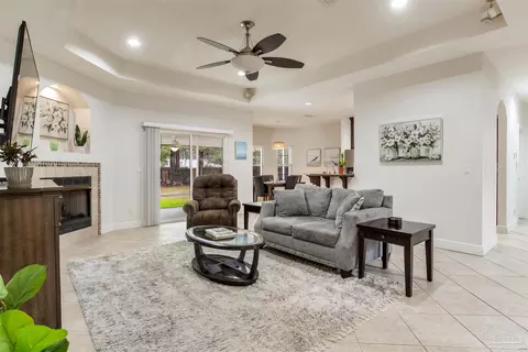 Living - 5713 Lofty Pines Dr, Milton, FL 32570 photo 2 of 2