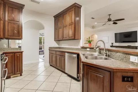 Kitchen - 5713 Lofty Pines Dr, Milton, FL 32570 photo 2 of 4