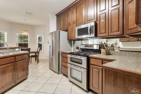 Kitchen - 5713 Lofty Pines Dr, Milton, FL 32570 photo 4 of 4