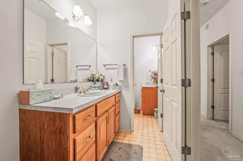 Bath - 5463 Rowe Trl, Pace, FL 32571 photo 4 of 5