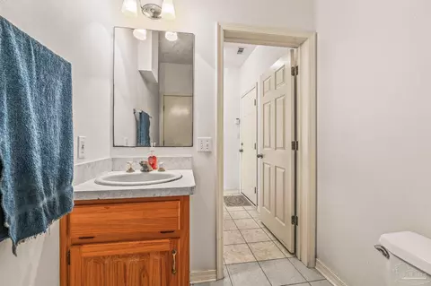 Bath - 5463 Rowe Trl, Pace, FL 32571 photo 2 of 5