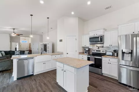 Kitchen - 5093 Peach Dr, Pace, FL 32571 photo 3 of 5