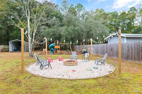 Exterior - 5899 Cedar Tree Dr, Milton, FL 32570 photo 7 of 8