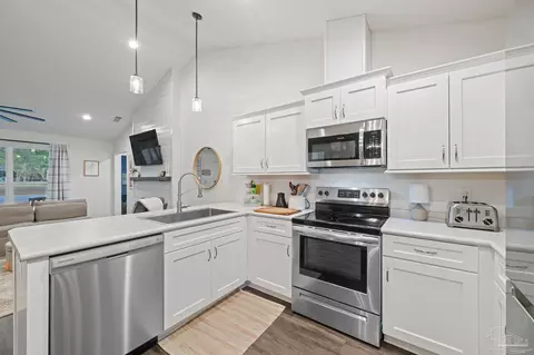Kitchen - 5899 Cedar Tree Dr, Milton, FL 32570 photo 1 of 2