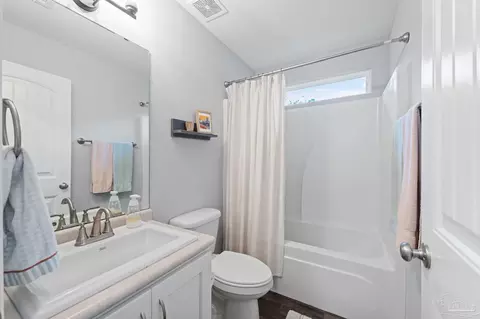 Bath - 5899 Cedar Tree Dr, Milton, FL 32570 photo 3 of 4