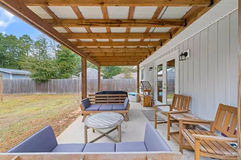 Exterior - 5899 Cedar Tree Dr, Milton, FL 32570 photo 4 of 8