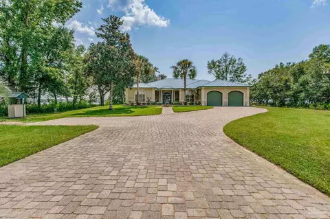 6875 Santa Clara Dr, Navarre, FL 32566