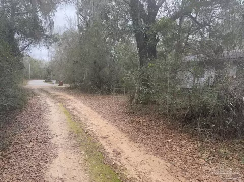 7125 Mccray Rd, Milton, FL 32583 photo 3