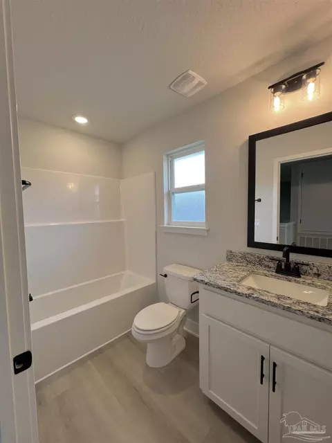 Bath - 1774 Leigh Loop #5D, Cantonment, FL 32533 photo 1 of 3