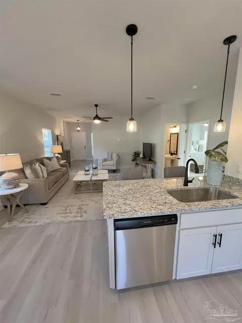 Kitchen - 1782 Leigh Loop #7D, Cantonment, FL 32533 photo 2 of 3