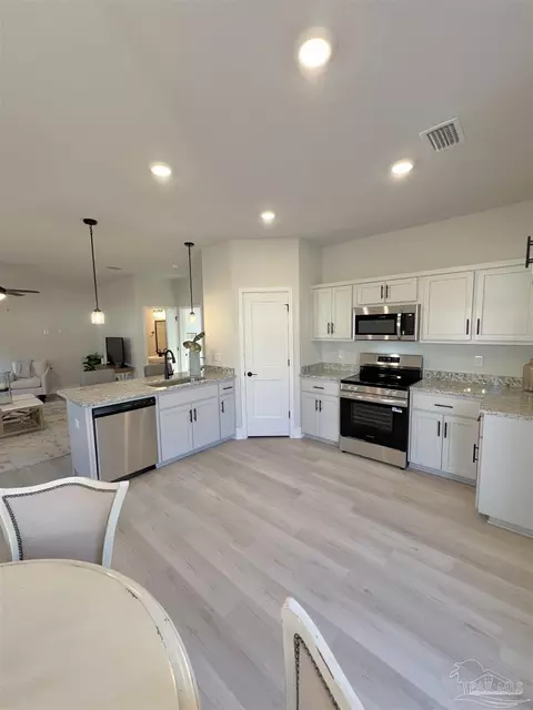 Kitchen - 1782 Leigh Loop #7D, Cantonment, FL 32533 photo 3 of 3