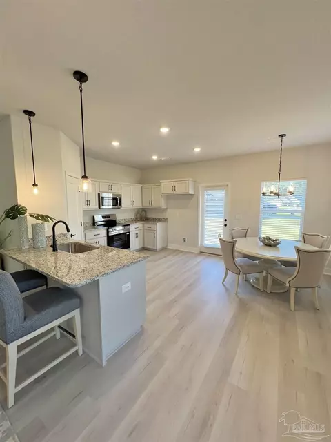 Kitchen - 1782 Leigh Loop #7D, Cantonment, FL 32533 photo 1 of 3