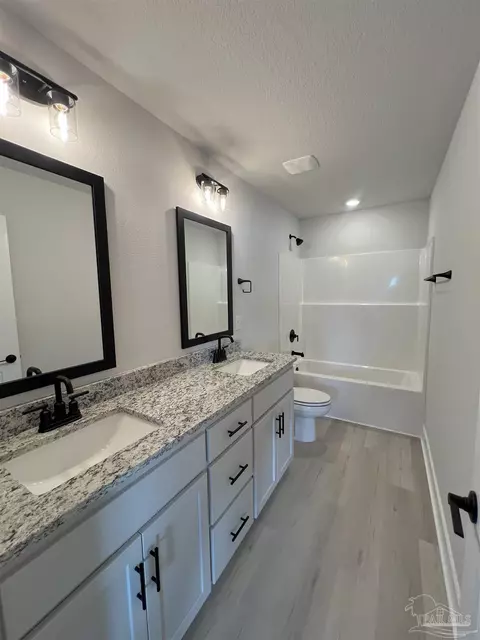Bath - 1782 Leigh Loop #7D, Cantonment, FL 32533 photo 2 of 2