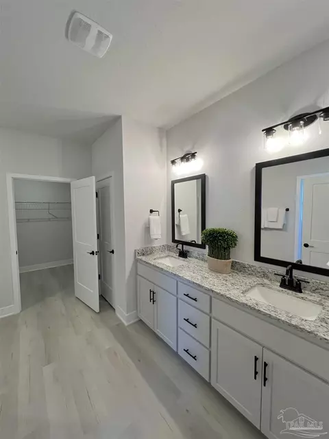 Bath - 1782 Leigh Loop #7D, Cantonment, FL 32533 photo 1 of 2