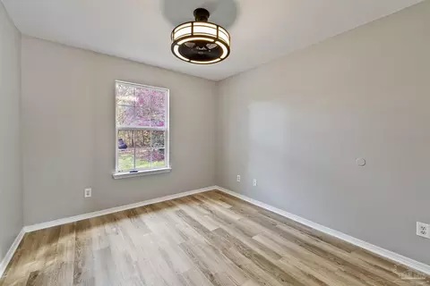 6527 Colonial Dr, Milton, FL 32570 photo 16