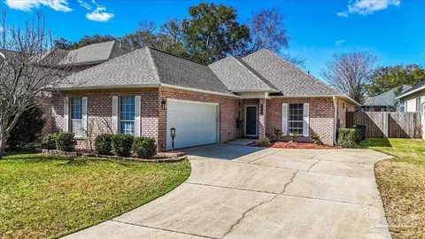 3047 Oak Pointe Dr, Pensacola, FL 32505