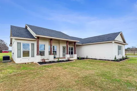 Exterior - 6442 Cedarview Rd, Milton, FL 32570 photo 2 of 9