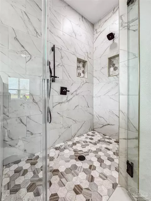 Bath - 6442 Cedarview Rd, Milton, FL 32570 photo 4 of 5