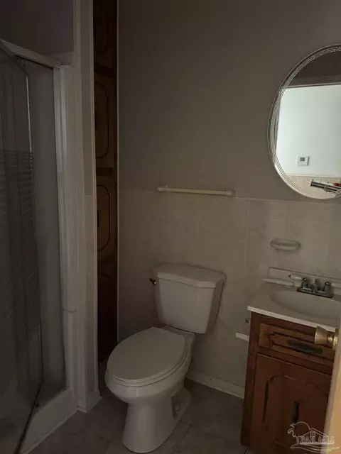 Bath - 3400 N Simmons Rd, Jay, FL 32565 photo 4 of 4