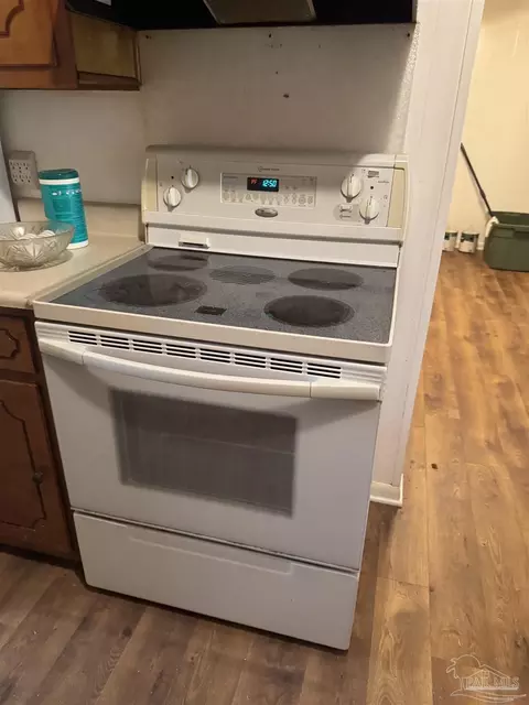 Kitchen - 3400 N Simmons Rd, Jay, FL 32565 photo 3 of 3