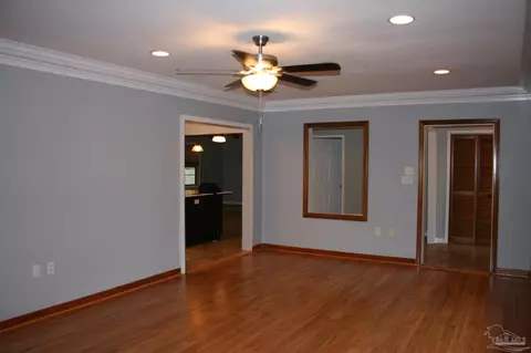 Living - 6644 Maple St, Milton, FL 32570 photo 1 of 6