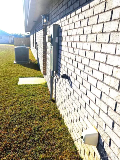 Exterior - 6506 Benelli Dr, Milton, FL 32570 photo 10 of 11