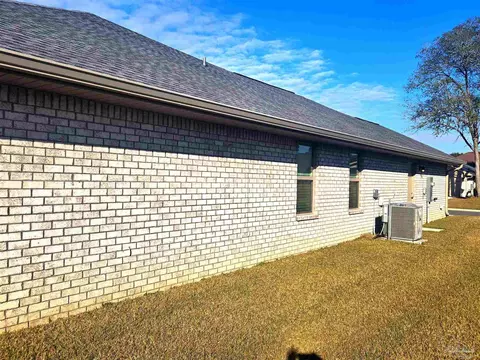 Exterior - 6506 Benelli Dr, Milton, FL 32570 photo 9 of 11
