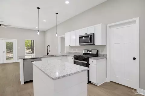 5799 Blackhorse Cir, Pensacola, FL 32526