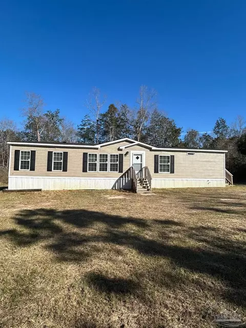 850 Eden Ln, Cantonment, FL 32533