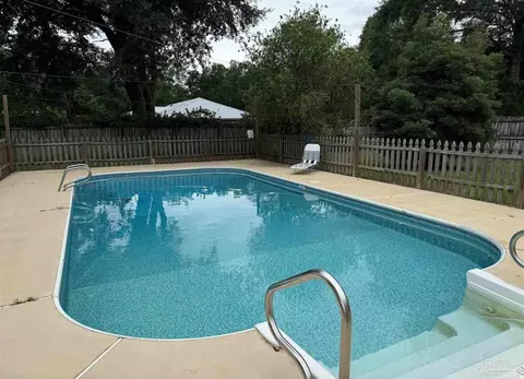 3974 Overlook Cir, Pace, FL 32571