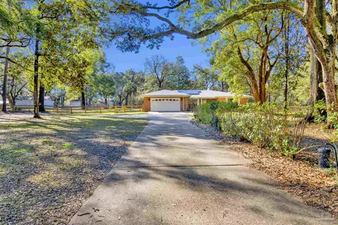 6721 Wonderlake Rd, Pensacola, FL 32526