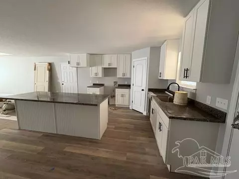 Kitchen - 7151 Heath Rd, Milton, FL 32570 photo 3 of 4