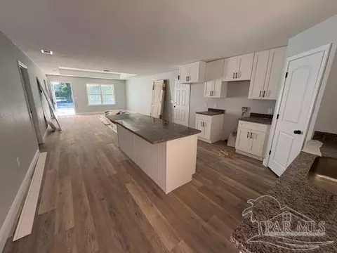 Kitchen - 7151 Heath Rd, Milton, FL 32570 photo 4 of 4