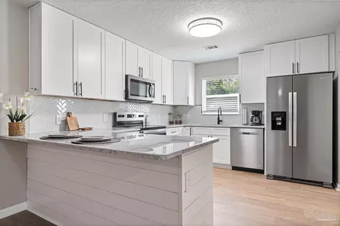 5900 Sanders Ave, Pensacola, FL 32504