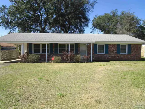 5261 Newton St, Milton, FL 32570