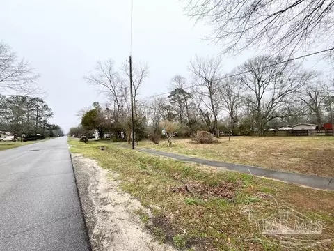 227 E 229 E Ashley St, Atmore, AL 36502 photo 5