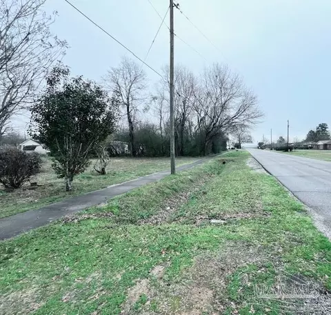 227 E 229 E Ashley St, Atmore, AL 36502 photo 7