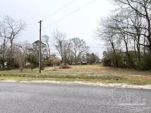 227 E 229 E Ashley St, Atmore, AL 36502 photo 4