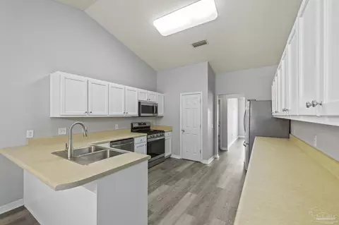 Kitchen - 4669 Thousand Oaks Blvd, Pace, FL 32571 photo 1 of 2