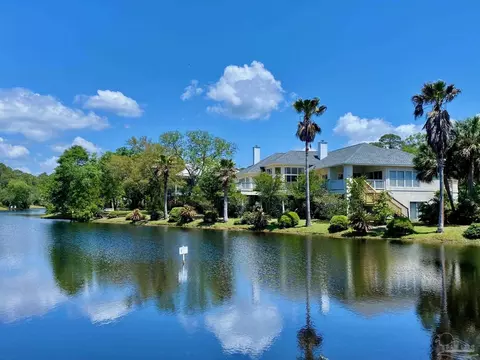 7208 Bayshore Dr, Milton, FL 32583