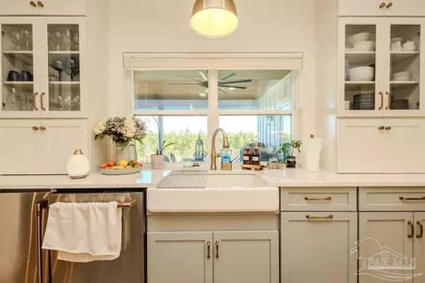 Kitchen - 7628 Buffalo Ridge Rd, Pace, FL 32571 photo 4 of 5